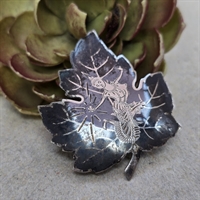 bladformet-sølvbroche-danserinde-siam-dekoration-retro-broche